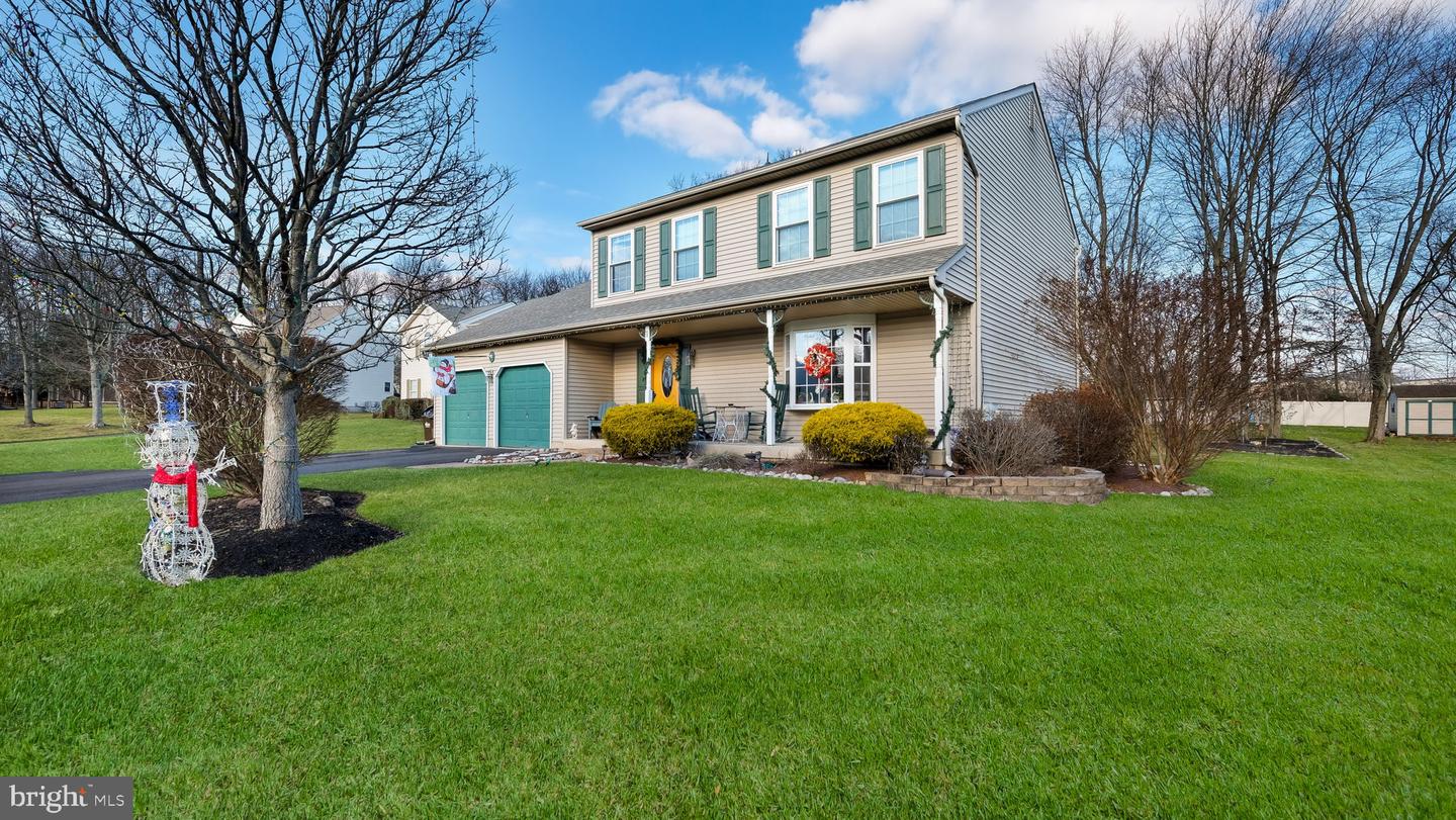 913 Chatfield Rd