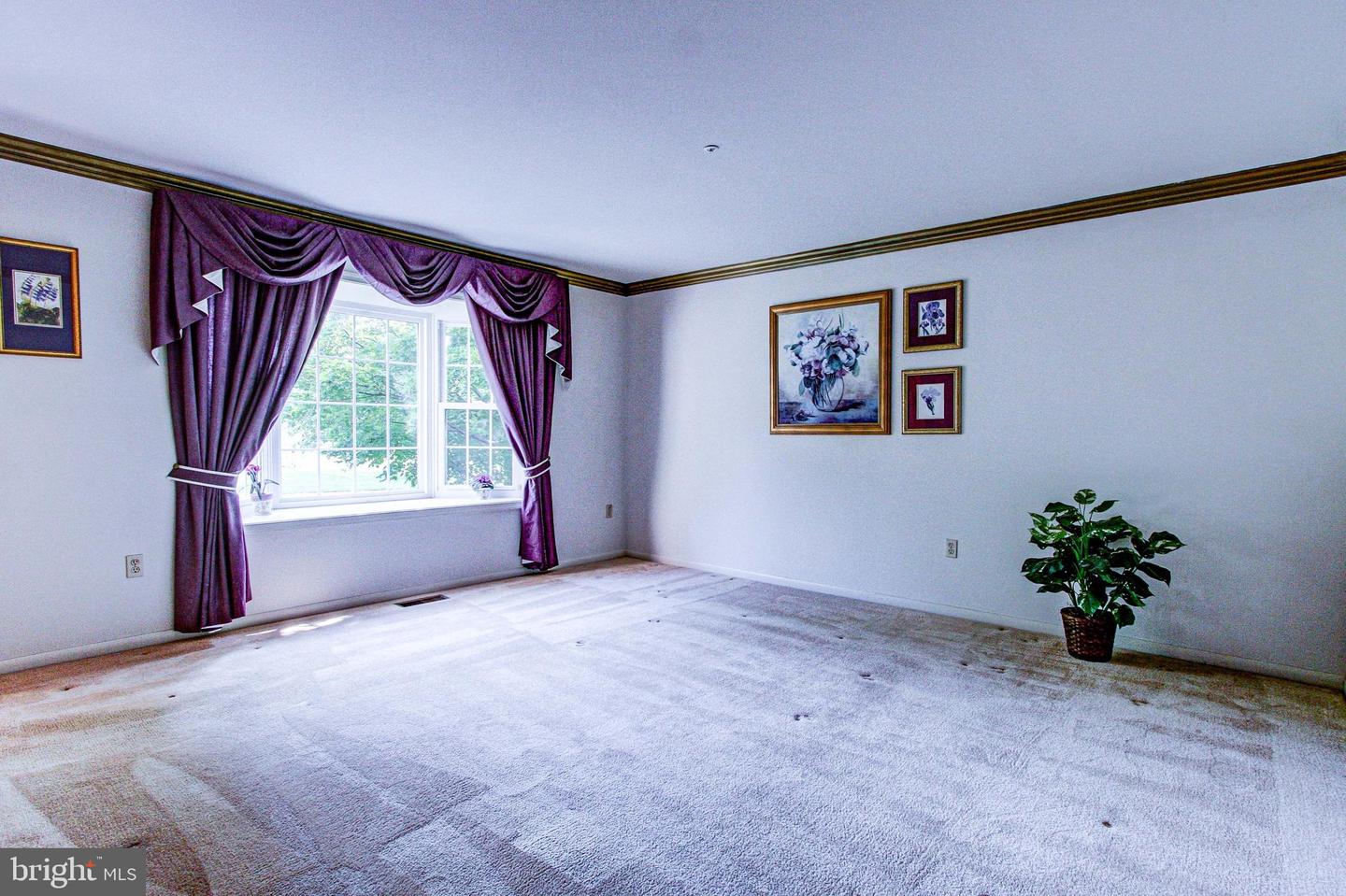 Photo 8 of 36 of 104 Billingsley Dr house