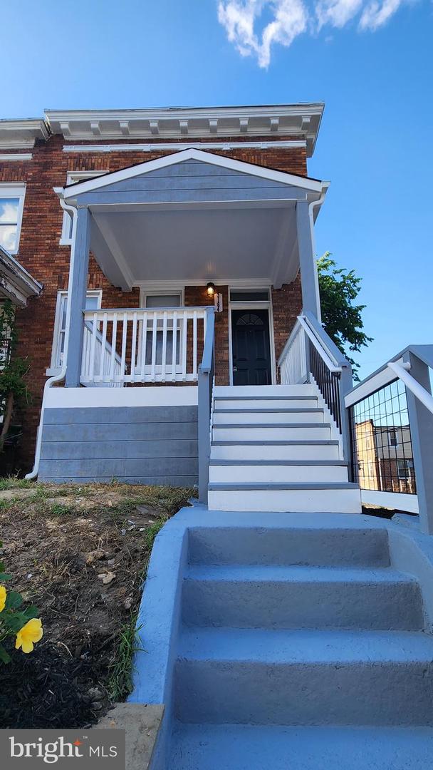 Photo 3 of 34 of 3164 Lyndale Ave townhome