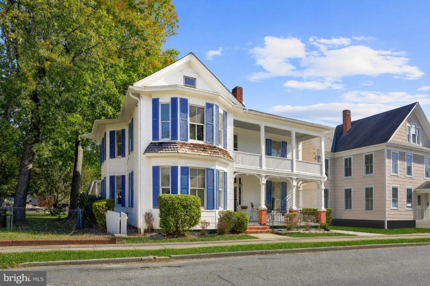 817 Locust Street