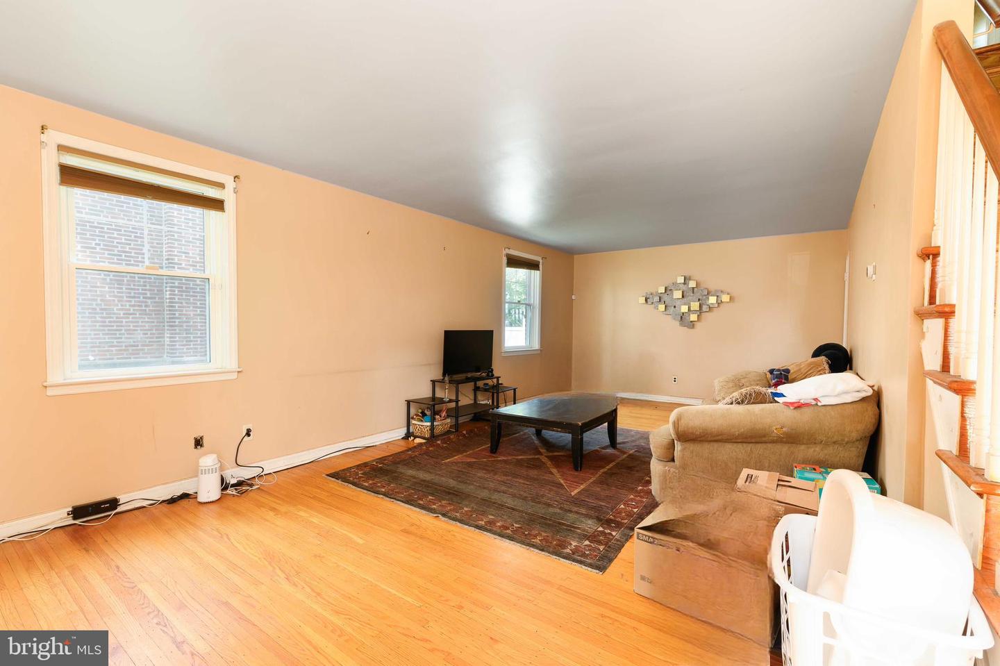 Photo 6 of 22 of 255 Bryn Mawr Ave house