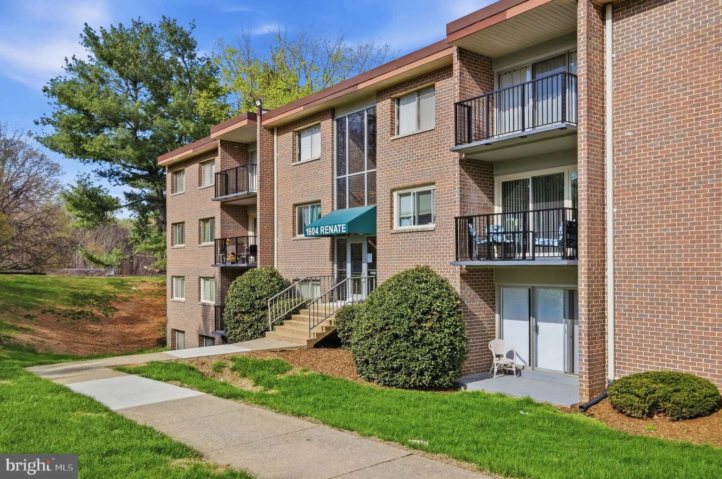 1604 Renate Drive Unit 203
