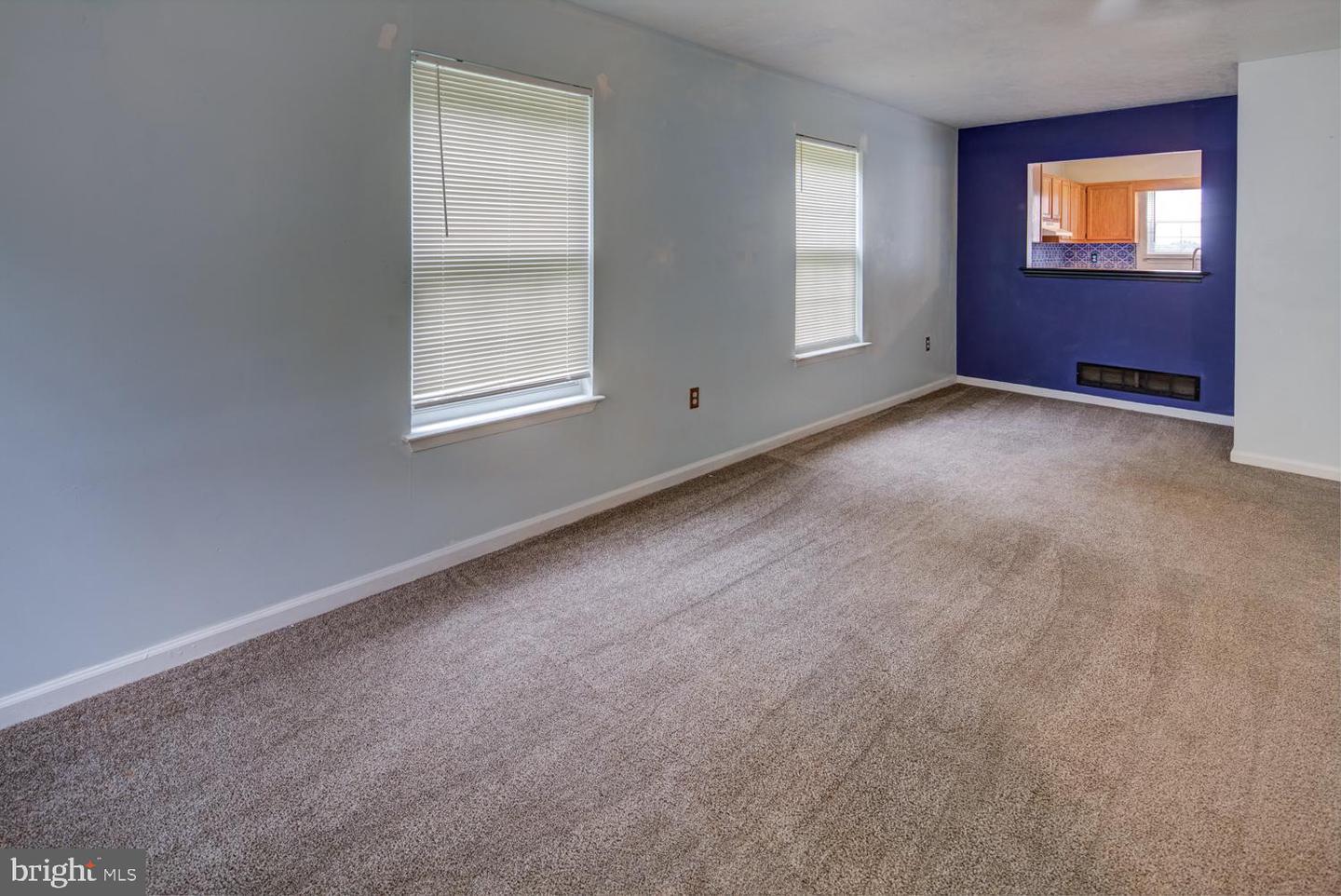 Photo 5 of 22 of 188 Cherry Tree Ln townhome