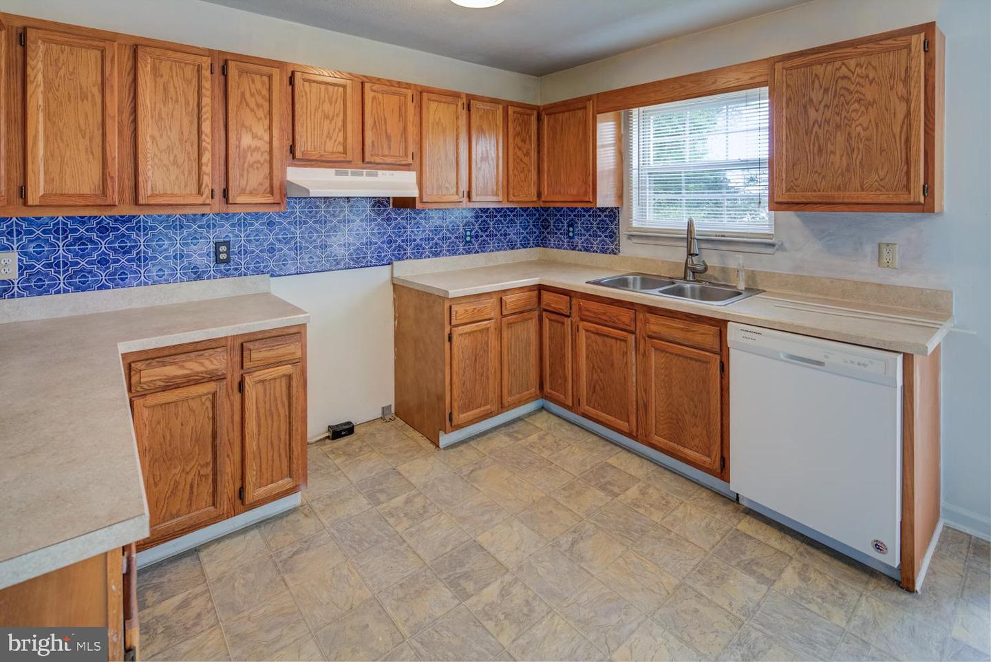 Photo 7 of 22 of 188 Cherry Tree Ln townhome