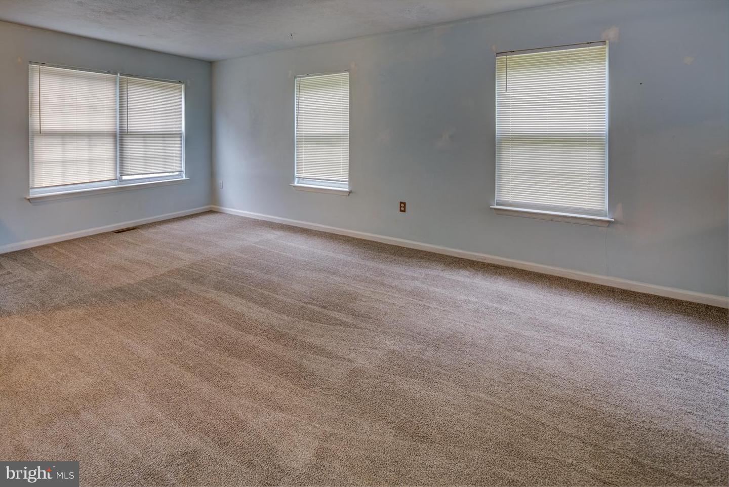 Photo 6 of 22 of 188 Cherry Tree Ln townhome