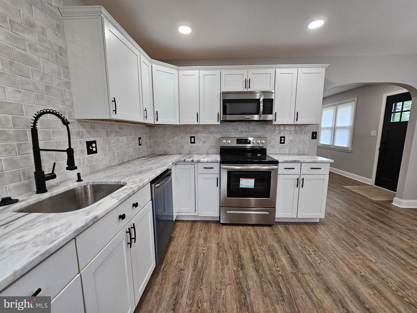 Photo 2 of 19 of 718 Susquehanna Cir house