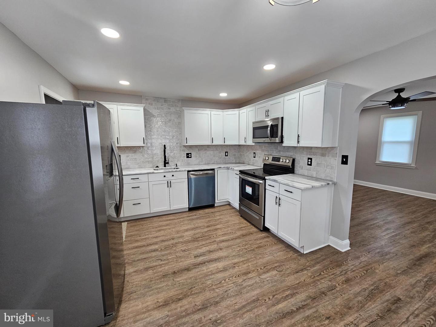 Photo 4 of 19 of 718 Susquehanna Cir house