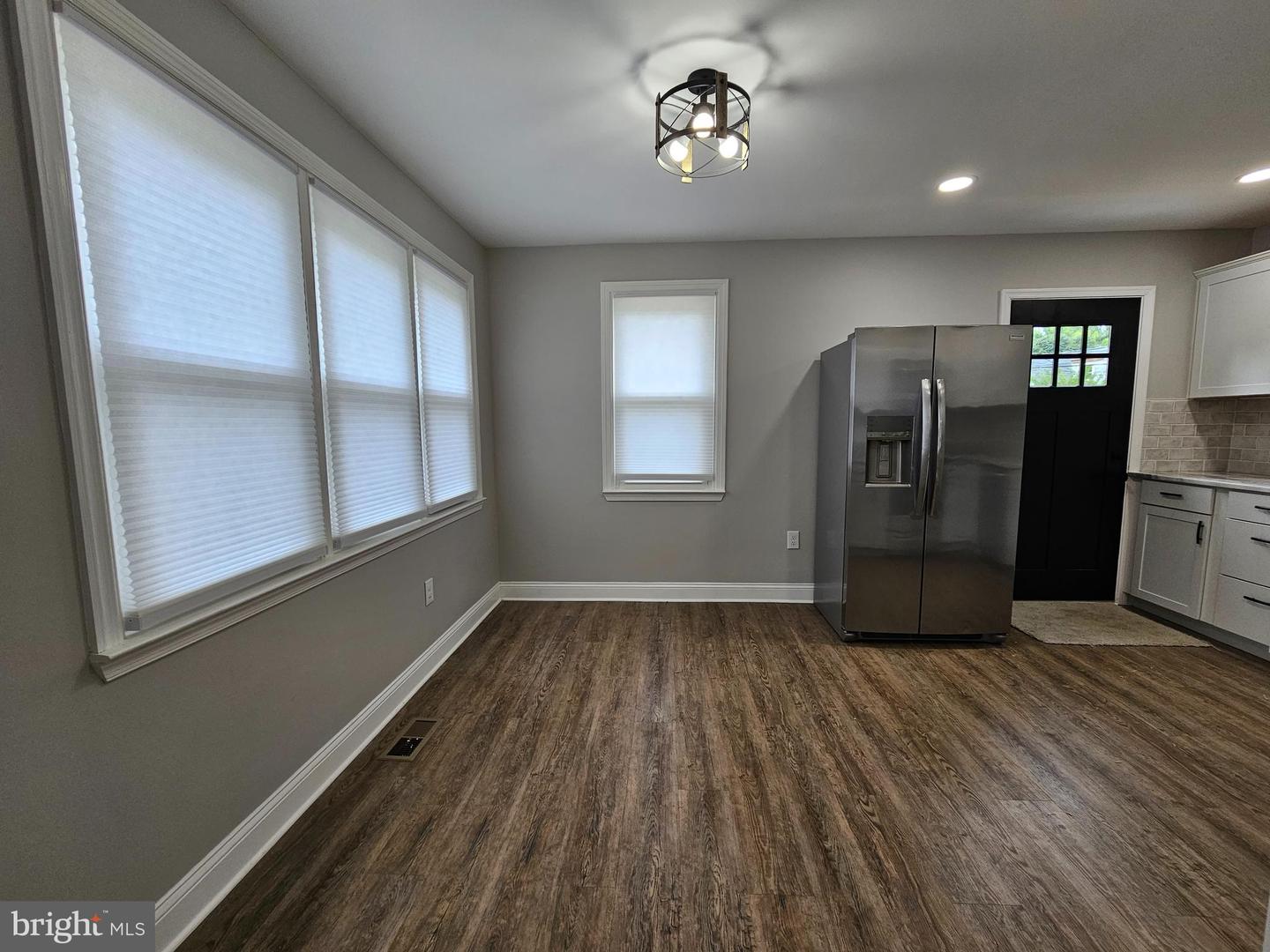 Photo 5 of 19 of 718 Susquehanna Cir house