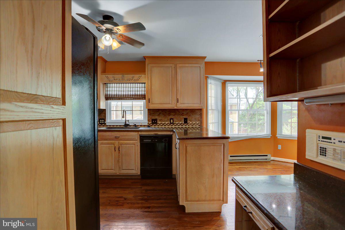 Photo 11 of 41 of 327 Valley View Dr #15 townhome
