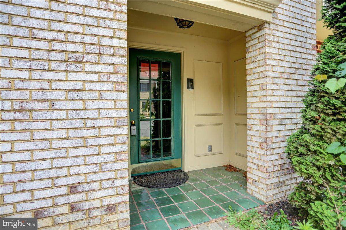 Photo 4 of 41 of 327 Valley View Dr #15 townhome