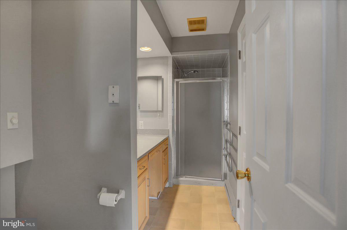 Photo 22 of 41 of 327 Valley View Dr #15 townhome