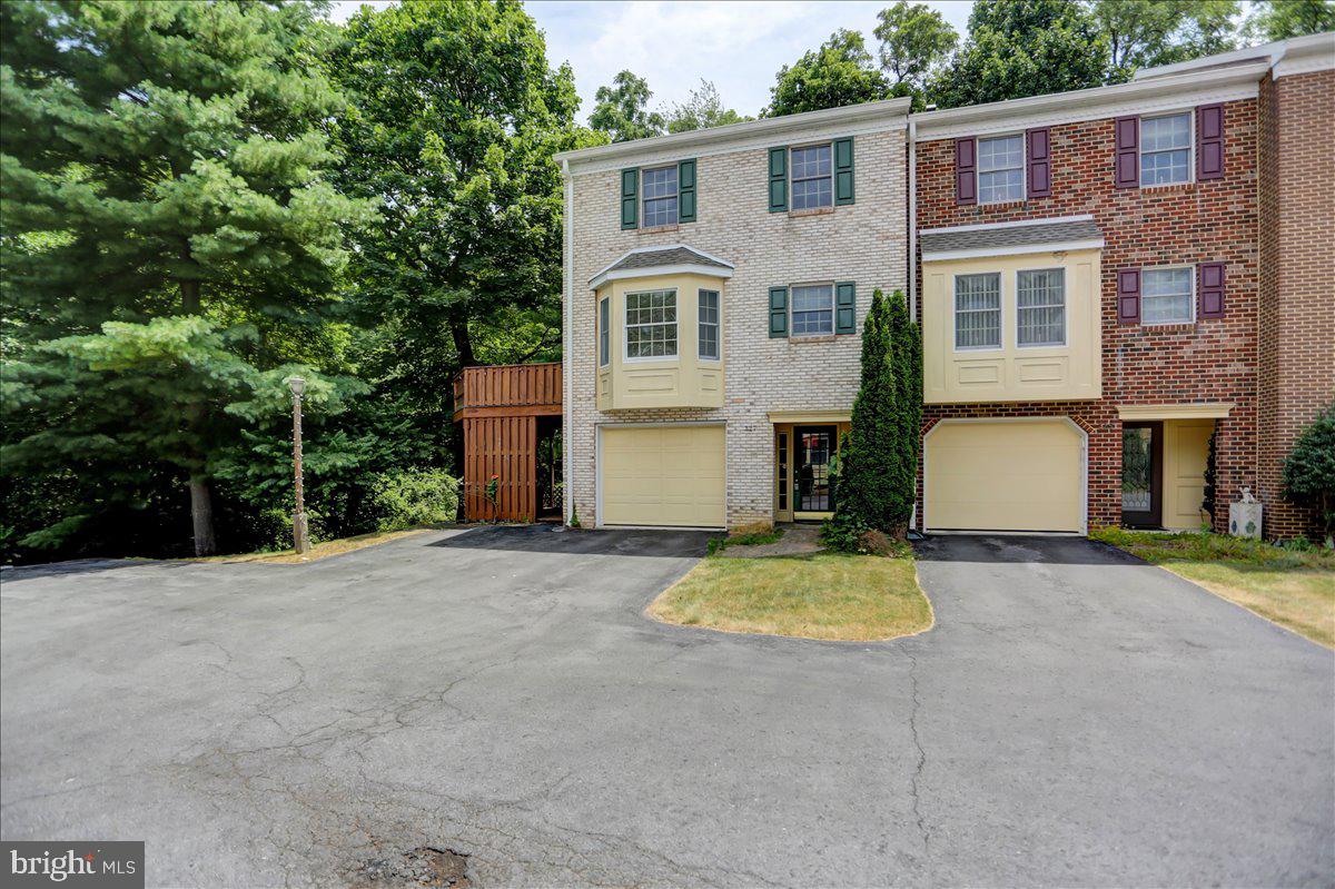 Photo 2 of 41 of 327 Valley View Dr #15 townhome