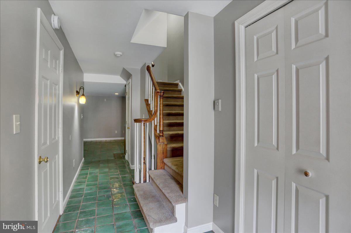 Photo 5 of 41 of 327 Valley View Dr #15 townhome