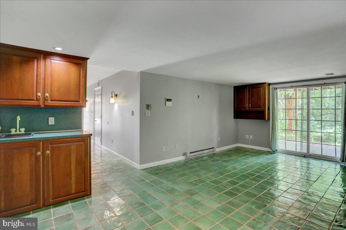 Photo 8 of 41 of 327 Valley View Dr #15 townhome