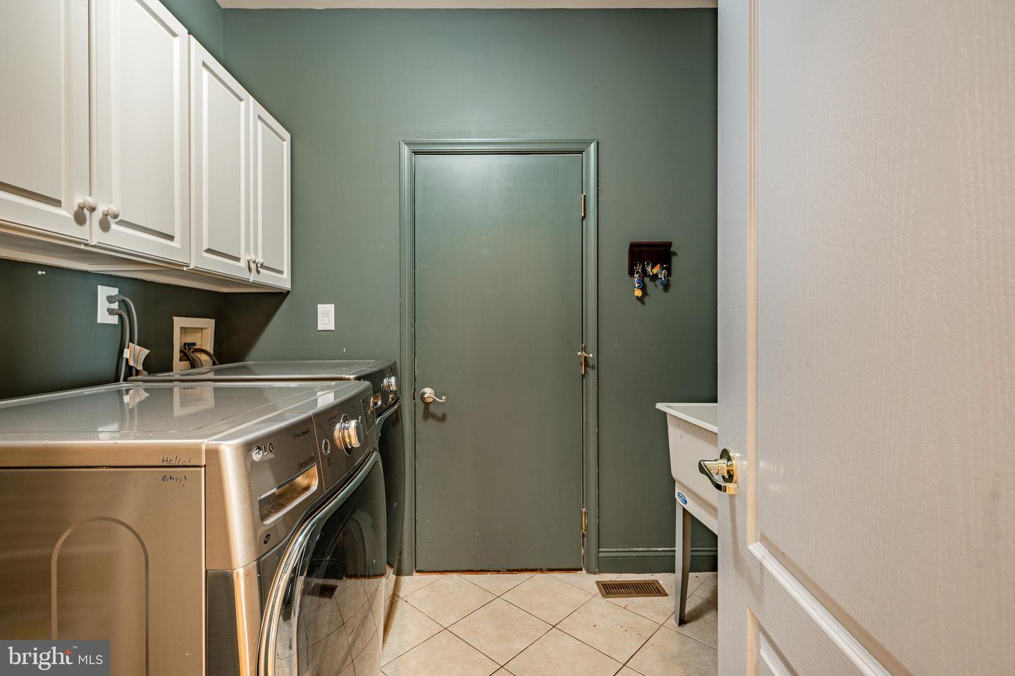 Photo 19 of 43 of 2919 Cottonwood Ln townhome