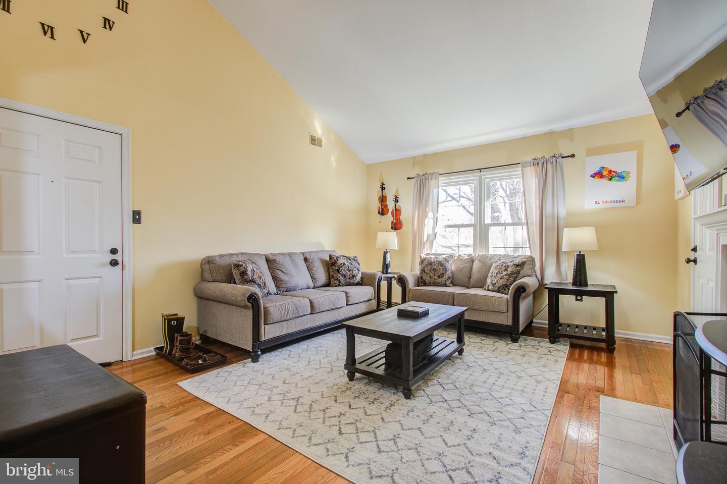 Photo 3 of 30 of 13056 SHADYSIDE LN #A condo