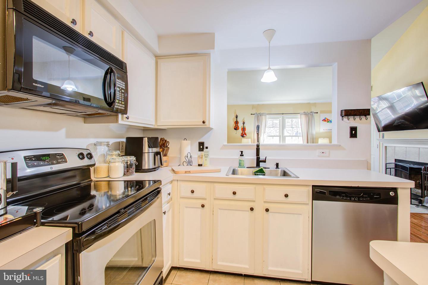 Photo 14 of 30 of 13056 SHADYSIDE LN #A condo