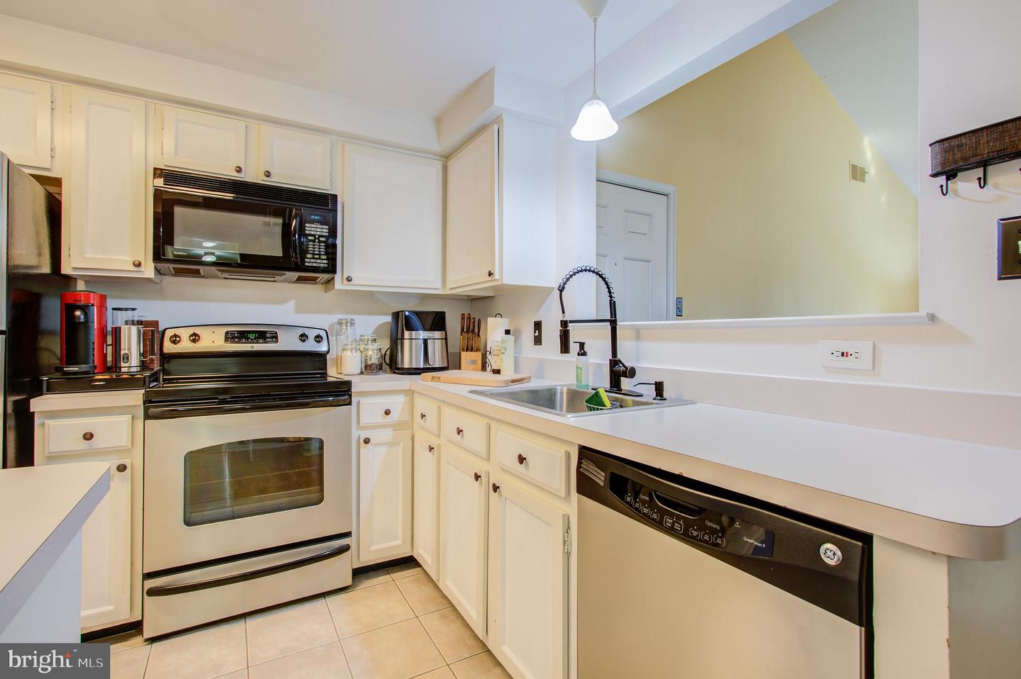 Photo 15 of 30 of 13056 SHADYSIDE LN #A condo