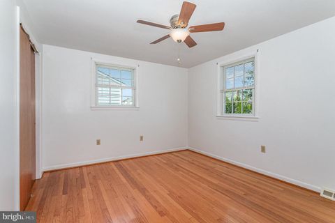 Duplex in Lancaster PA 1327 Wabank ROAD 17.jpg