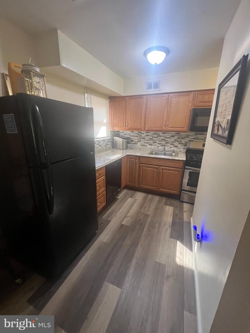 Photo 4 of 22 of 416 Centre Ave #416 townhome