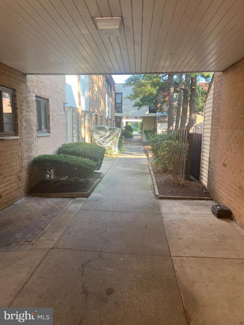 Photo 2 of 22 of 416 Centre Ave #416 townhome