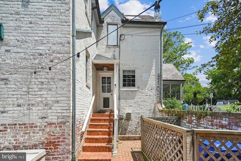 Single Family Residence in Arlington VA 1802 Wakefield STREET 11.jpg