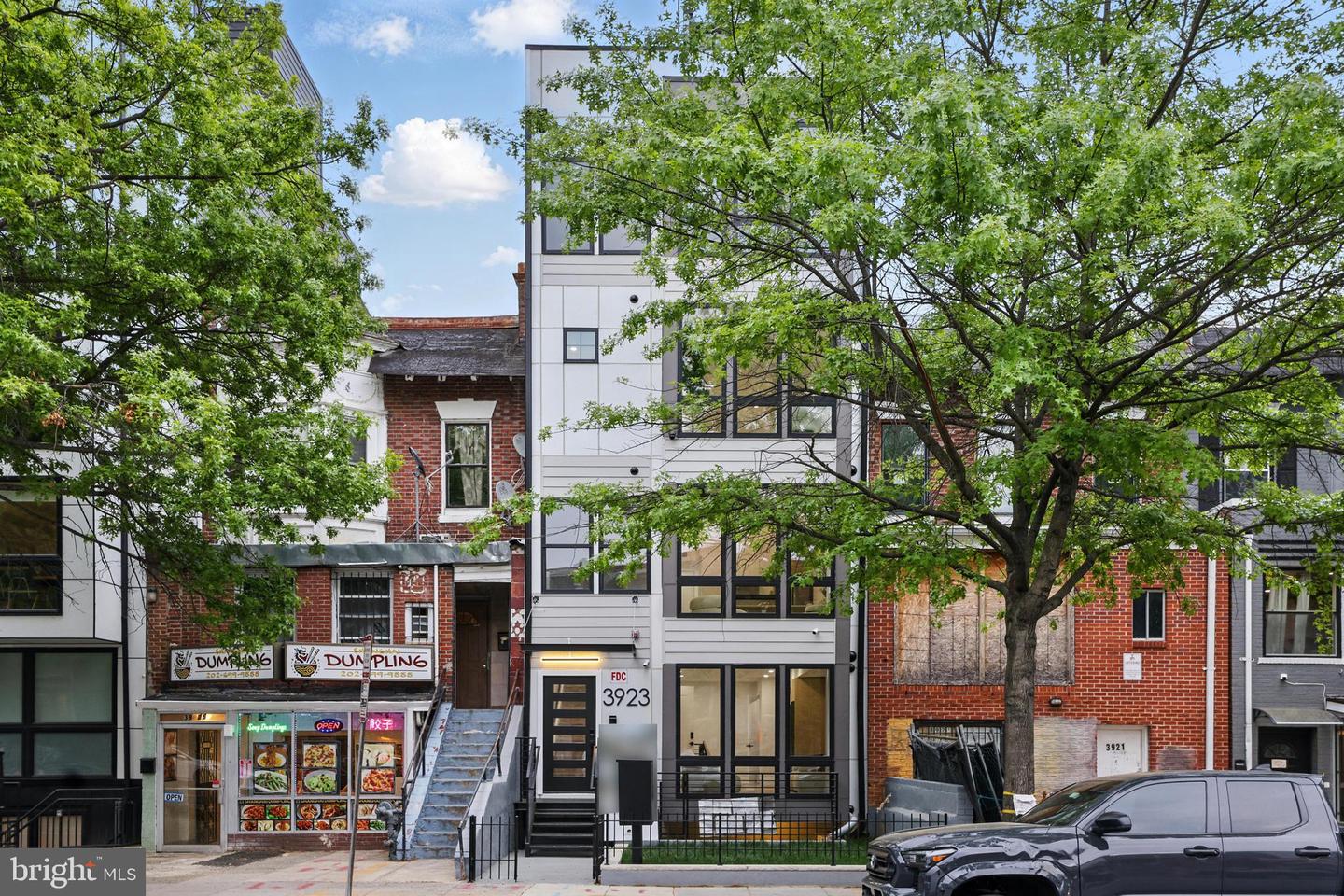 3923 14th St NW #4