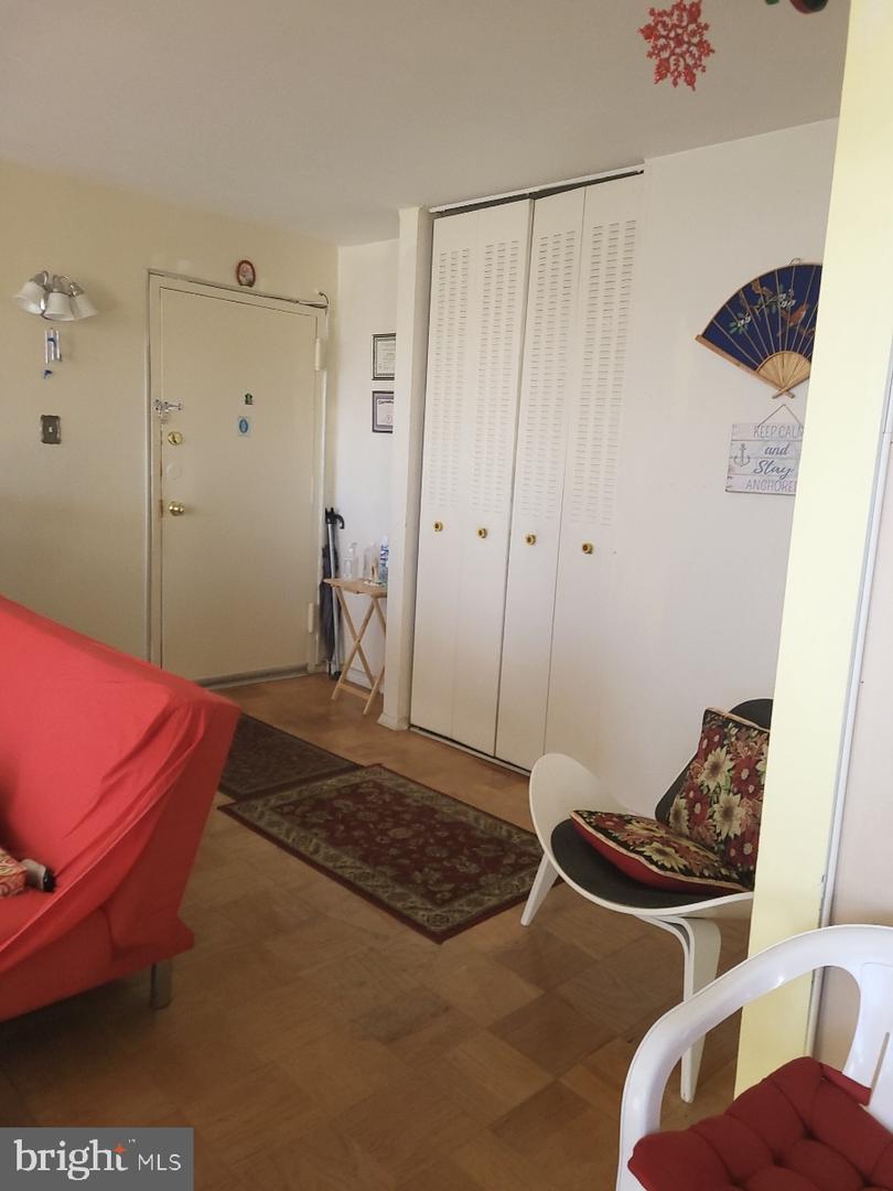 View Hyattsville, MD 20783 condo
