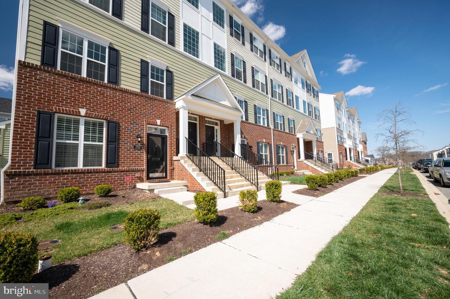 Photo 3 of 43 of 3721 Green St #Au51 townhome