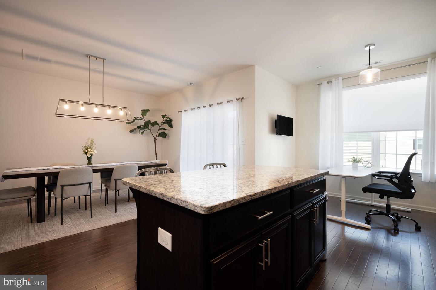 Photo 17 of 43 of 3721 Green St #Au51 townhome