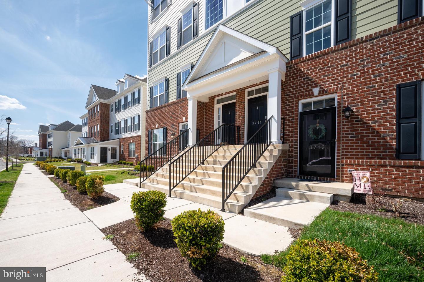 Photo 2 of 43 of 3721 Green St #Au51 townhome