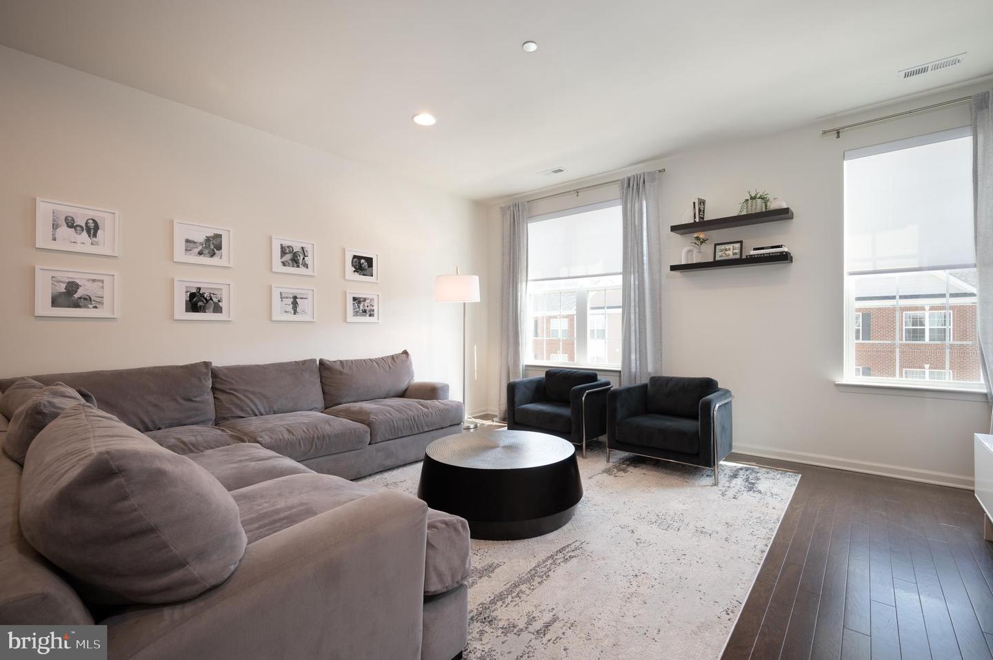 Photo 11 of 43 of 3721 Green St #Au51 townhome