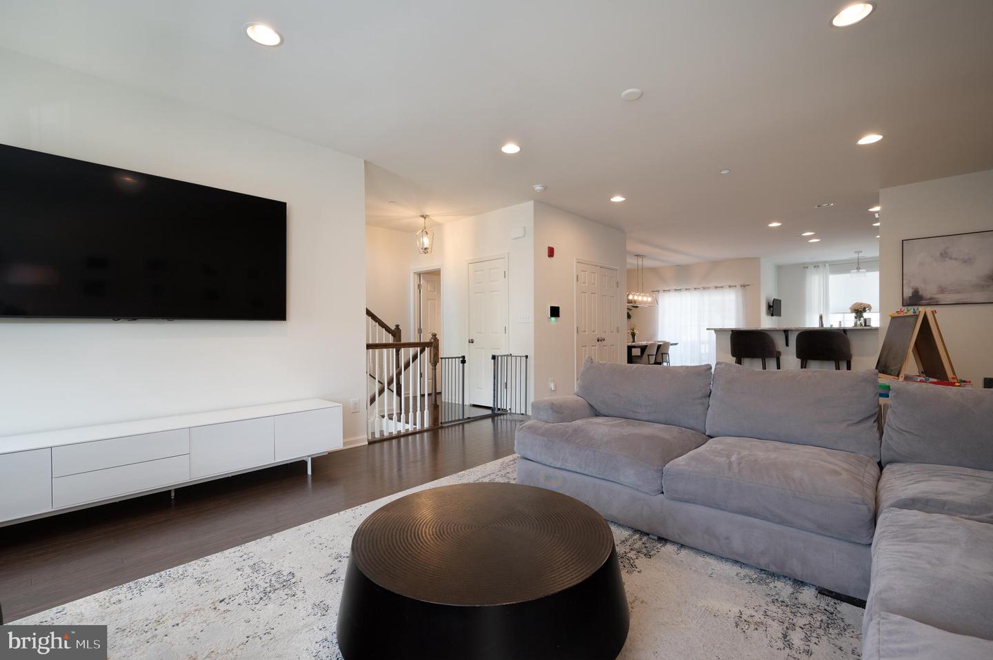 Photo 9 of 43 of 3721 Green St #Au51 townhome
