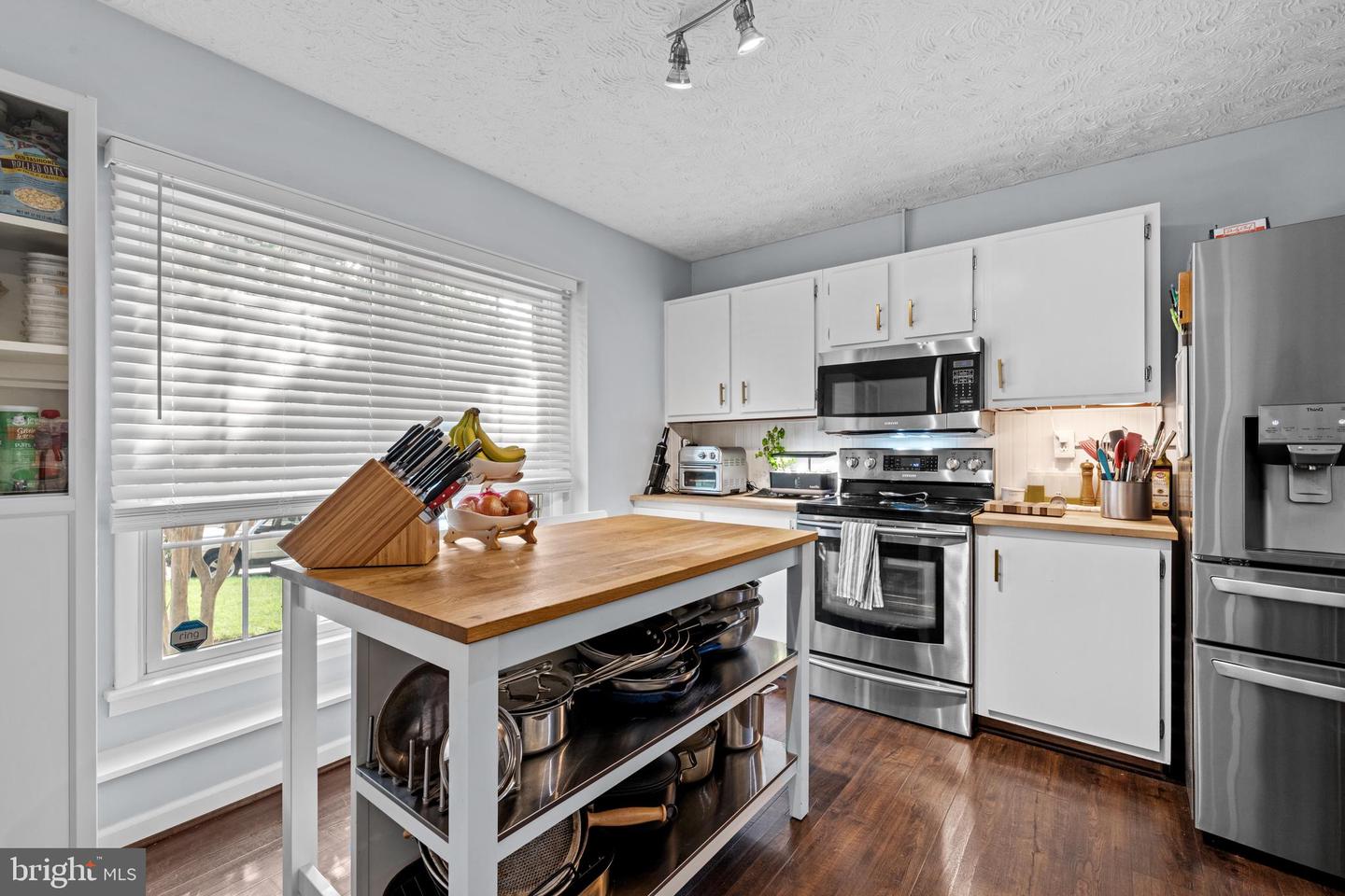 Photo 5 of 51 of 1126 Riverboat Ct townhome