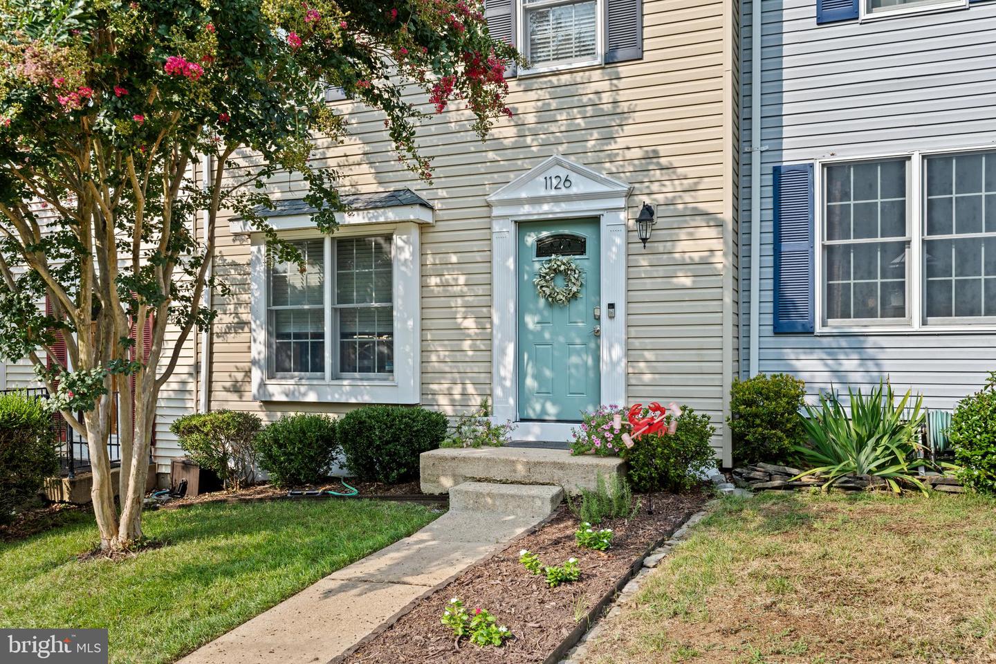Photo 3 of 51 of 1126 Riverboat Ct townhome
