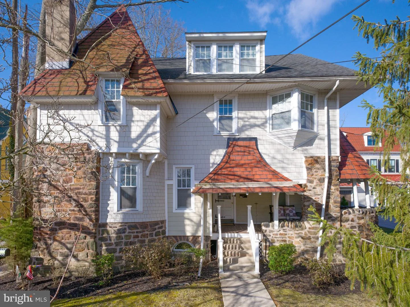 216 Bloomingdale Avenue
