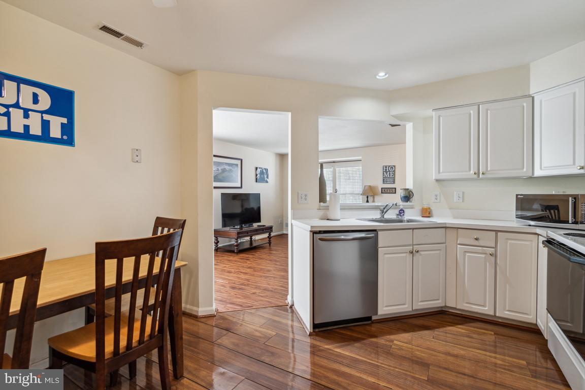 Photo 7 of 27 of 4162 Maple Path Cir #52 multi-family property