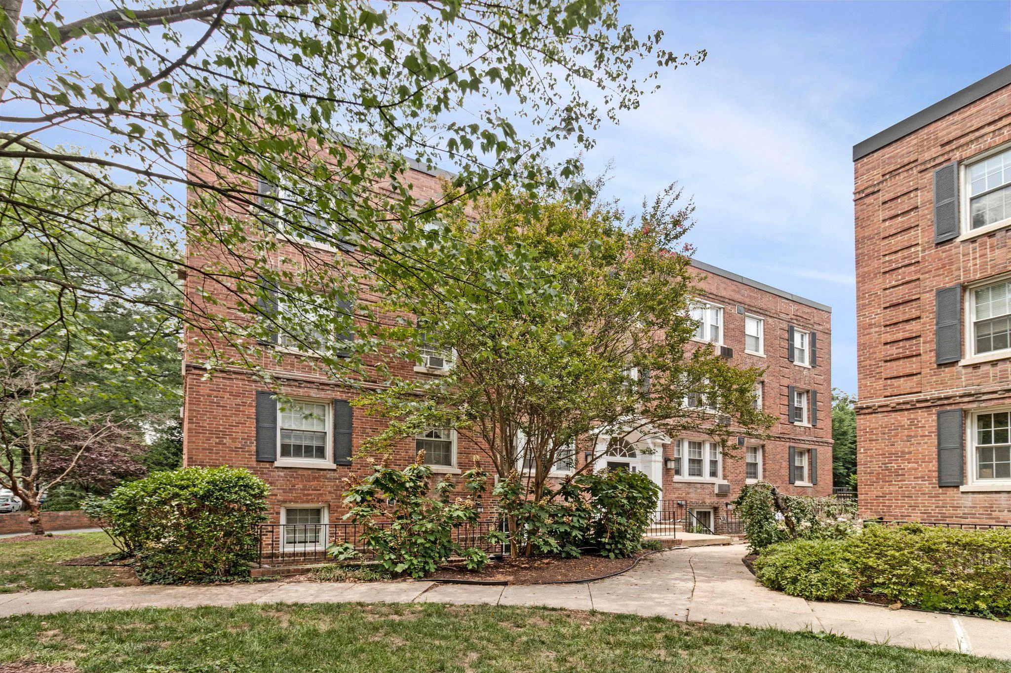 4491 Macarthur Boulevard NW Unit 102