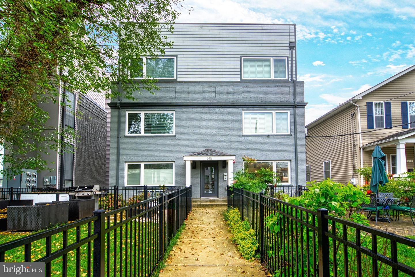 515 Montana Ave NE #2