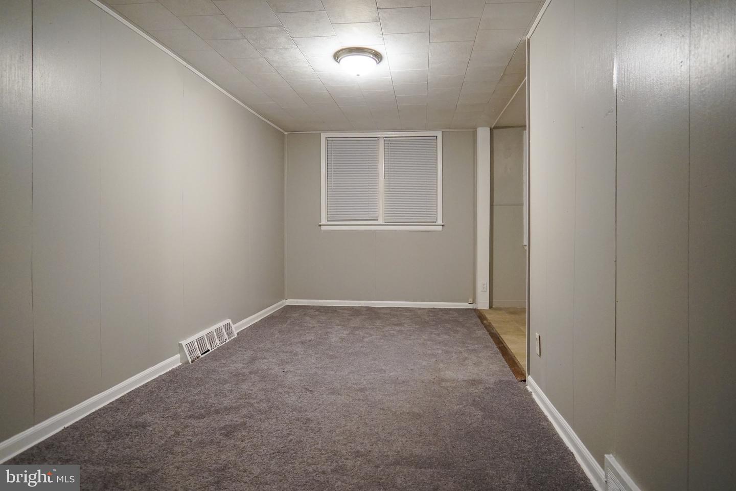 Photo 3 of 12 of 223 W 22nd St townhome