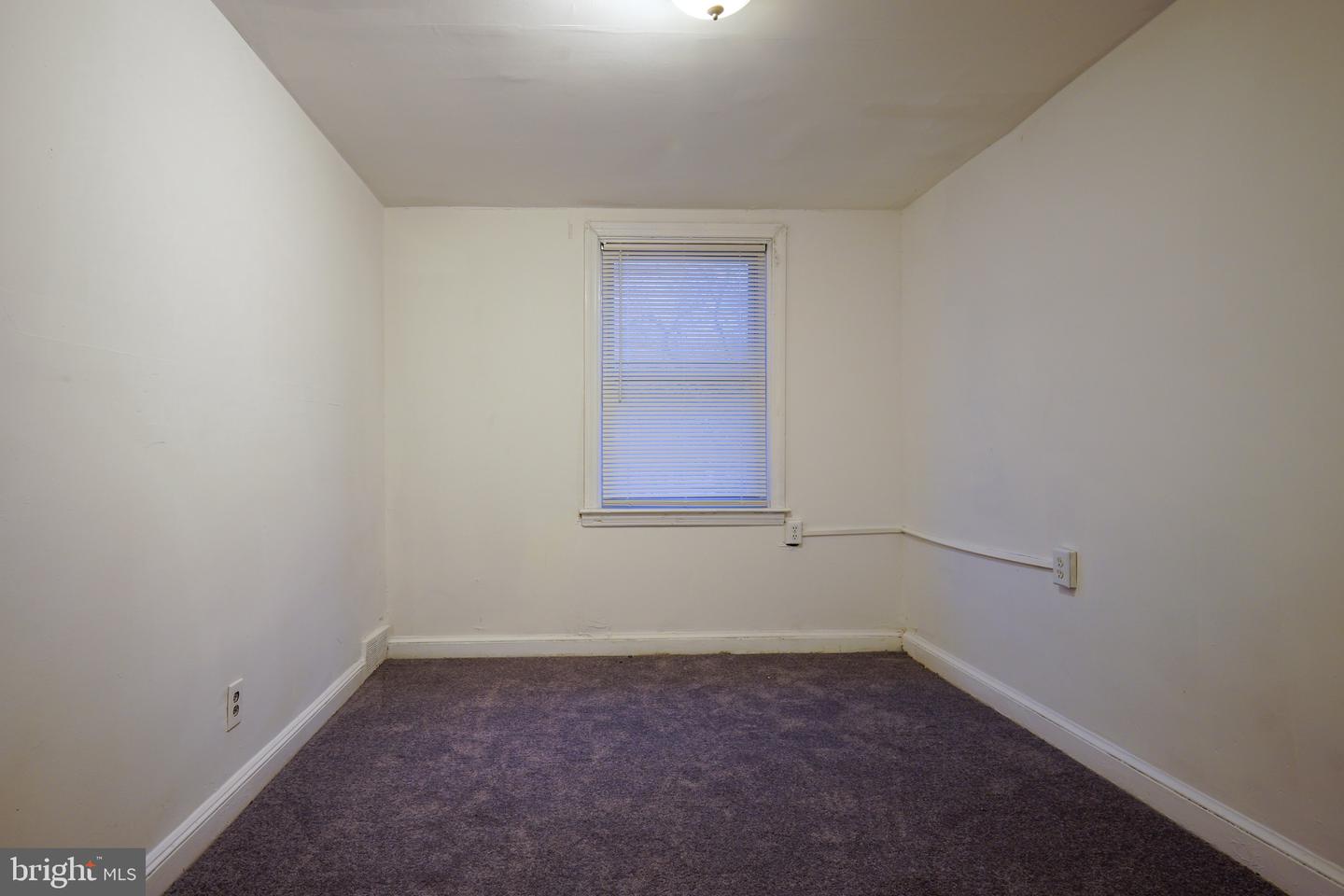 Photo 10 of 12 of 223 W 22nd St townhome