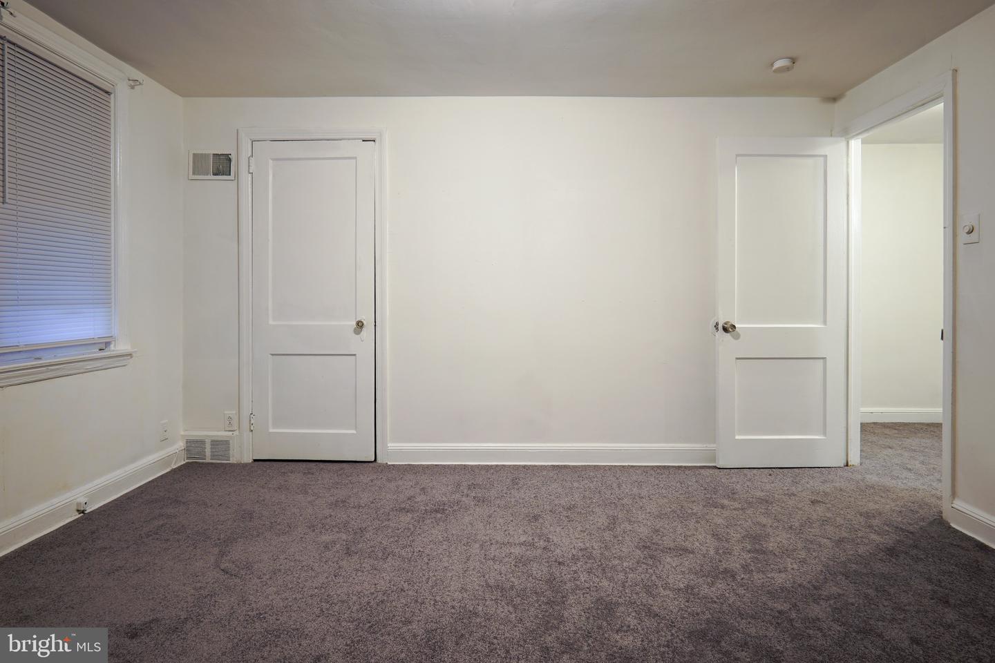 Photo 8 of 12 of 223 W 22nd St townhome