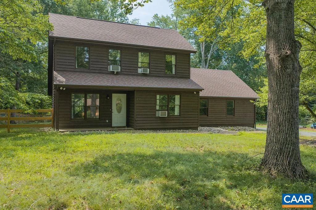 29 Monish Dr