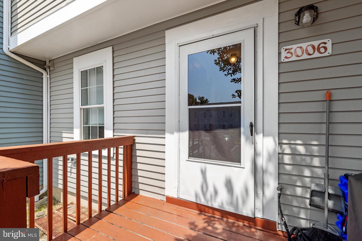 Photo 3 of 33 of 3006 Shepperton Ter townhome