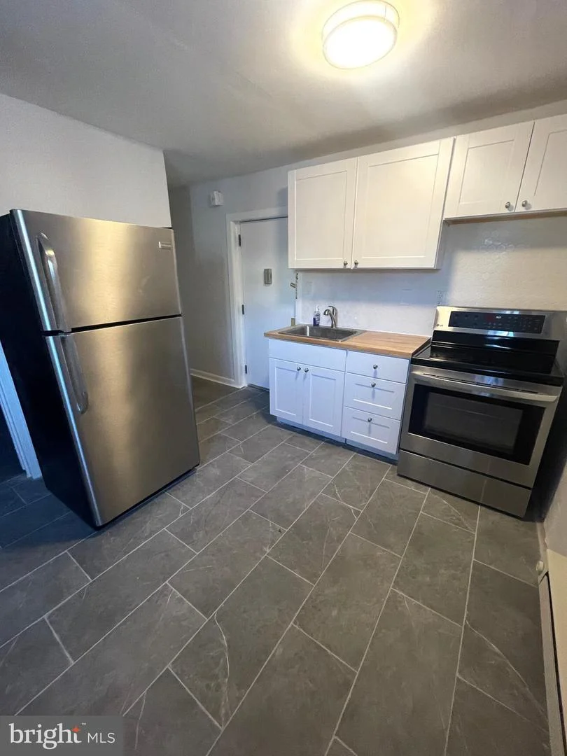 300 W Coulter Street