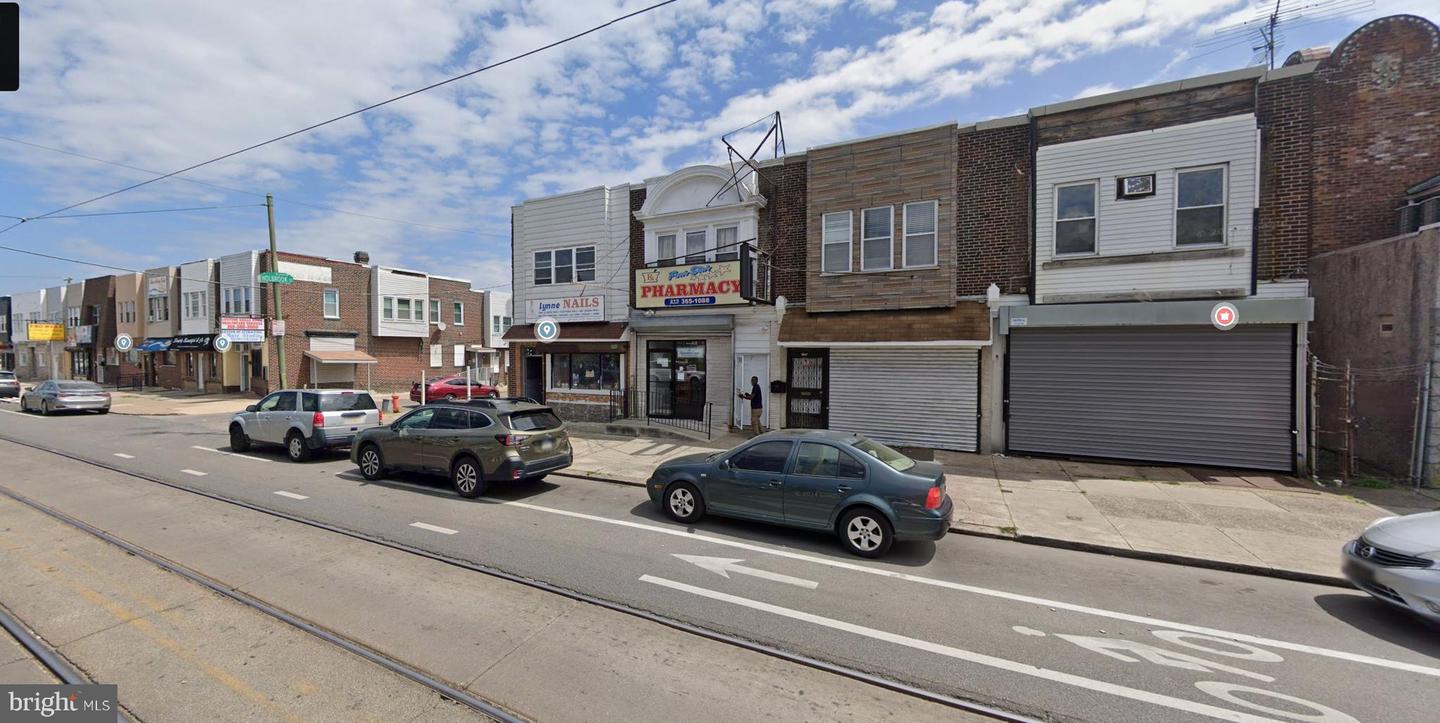 View Philadelphia, PA 19142 townhome