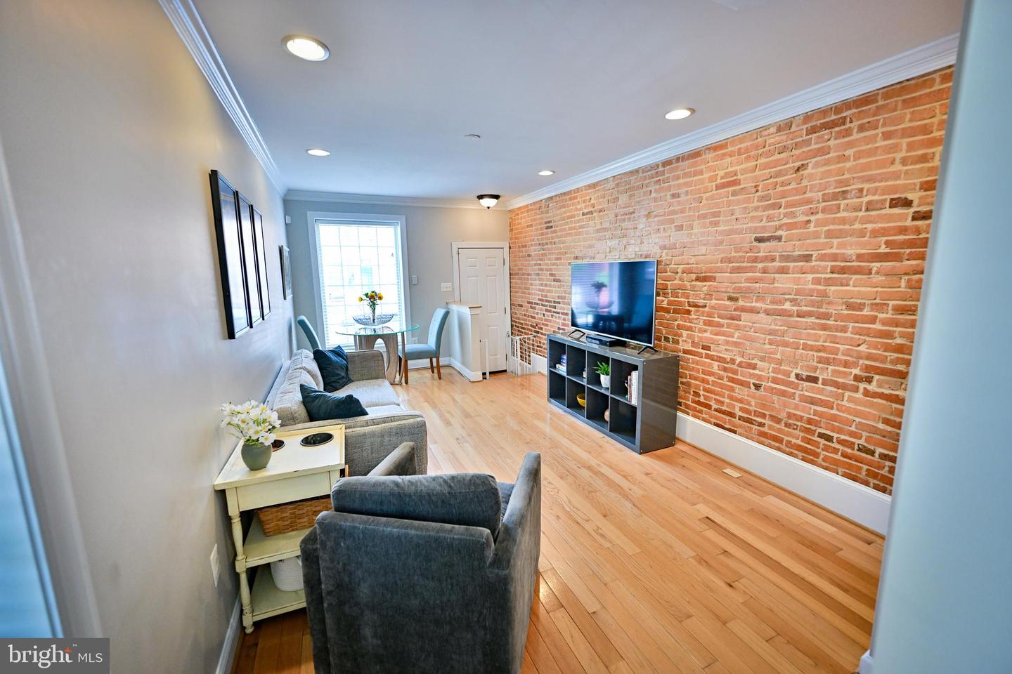 Photo 13 of 64 of 1400 Webster St townhome