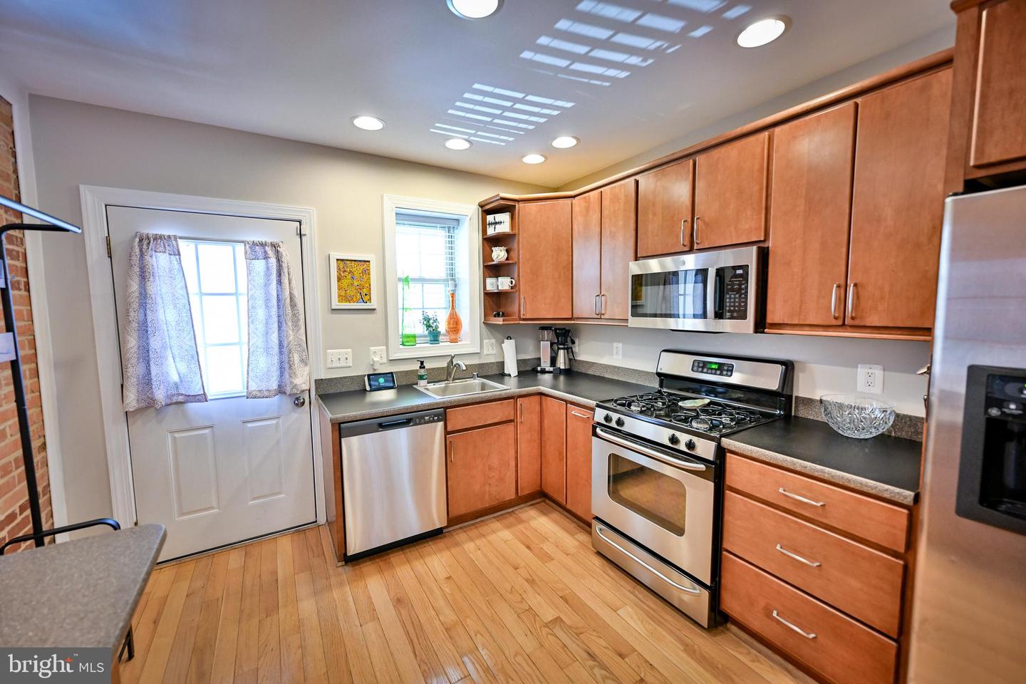 Photo 18 of 64 of 1400 Webster St townhome