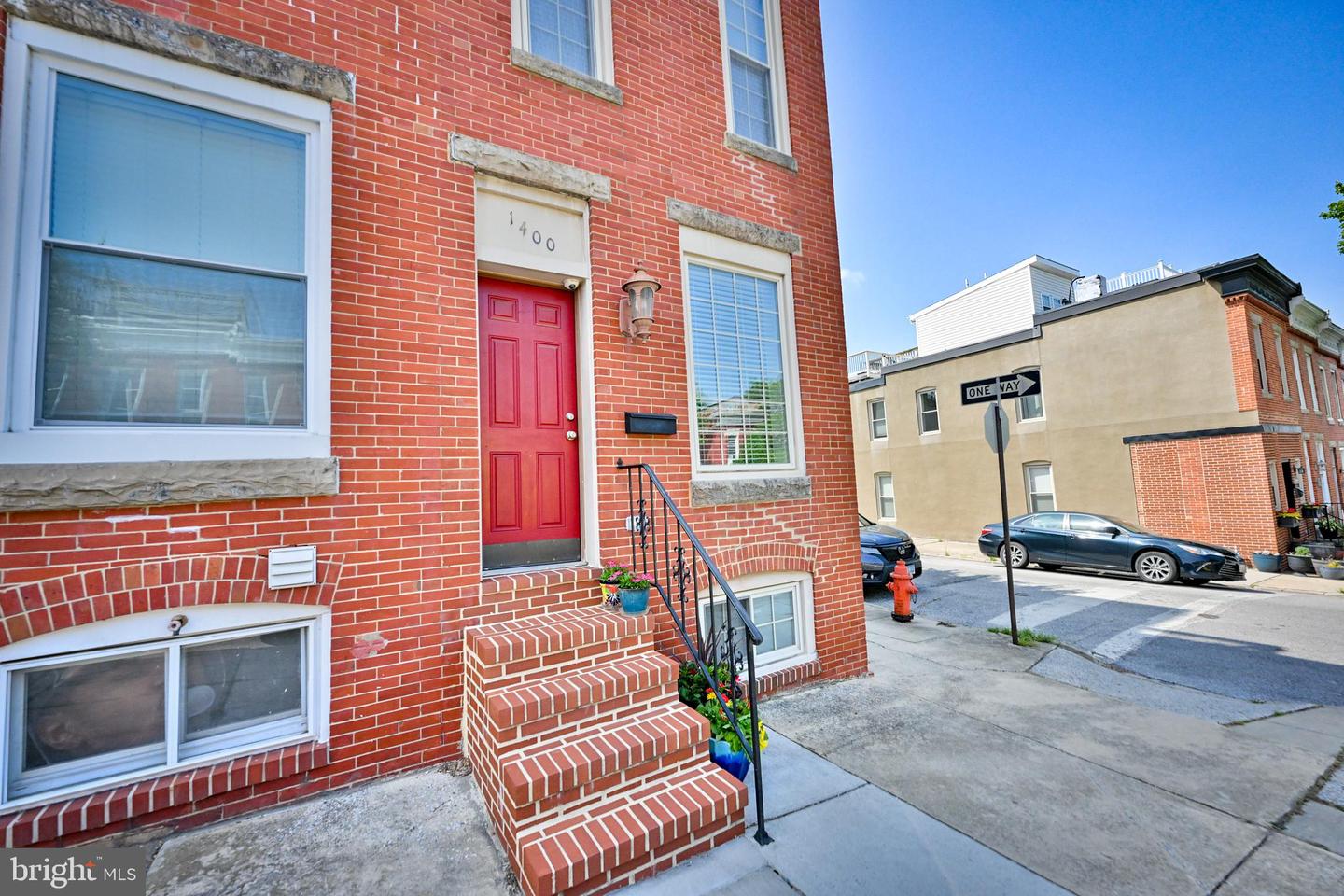Photo 1 of 64 of 1400 Webster St townhome