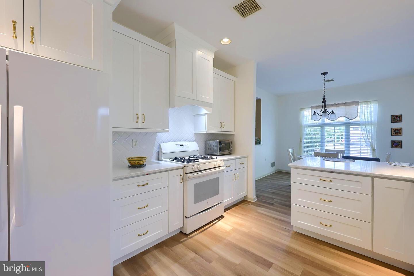 Photo 5 of 22 of 1741 Speedwell Rd house